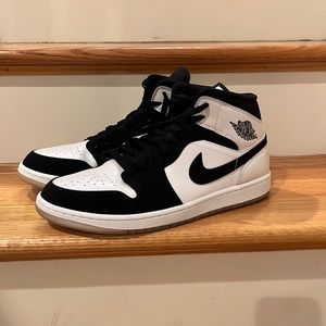 Nike Air Jordan 1 Mid “Diamond”